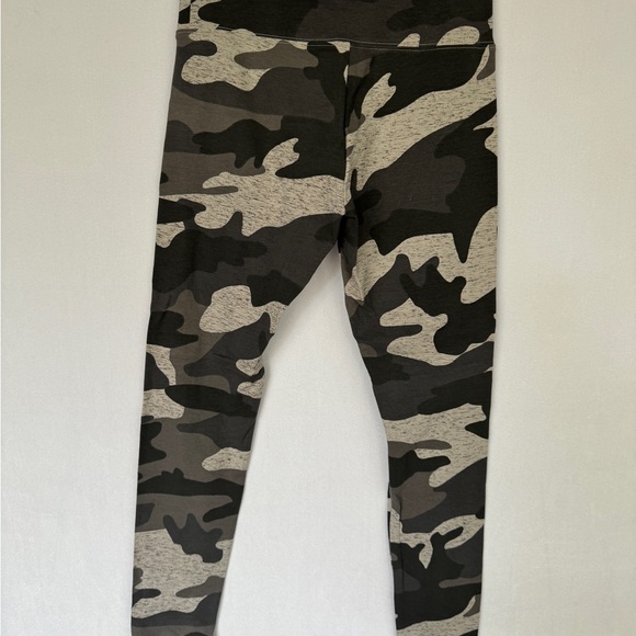 NWOT Justice girls camouflage full length leggings, stretchy pants size 12 - Picture 5 of 6